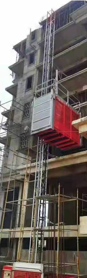 Ascensores de obra
