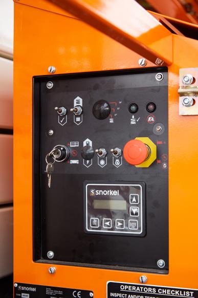 8-snorkel-rt-scissor-lower-control-panel_0